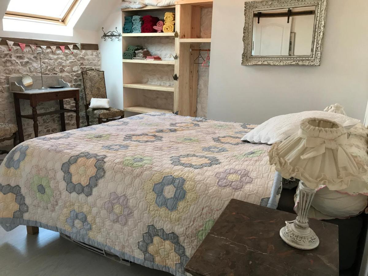 Le Jardin Des Fees Bed and Breakfast Savigny-le-Vieux Exteriör bild
