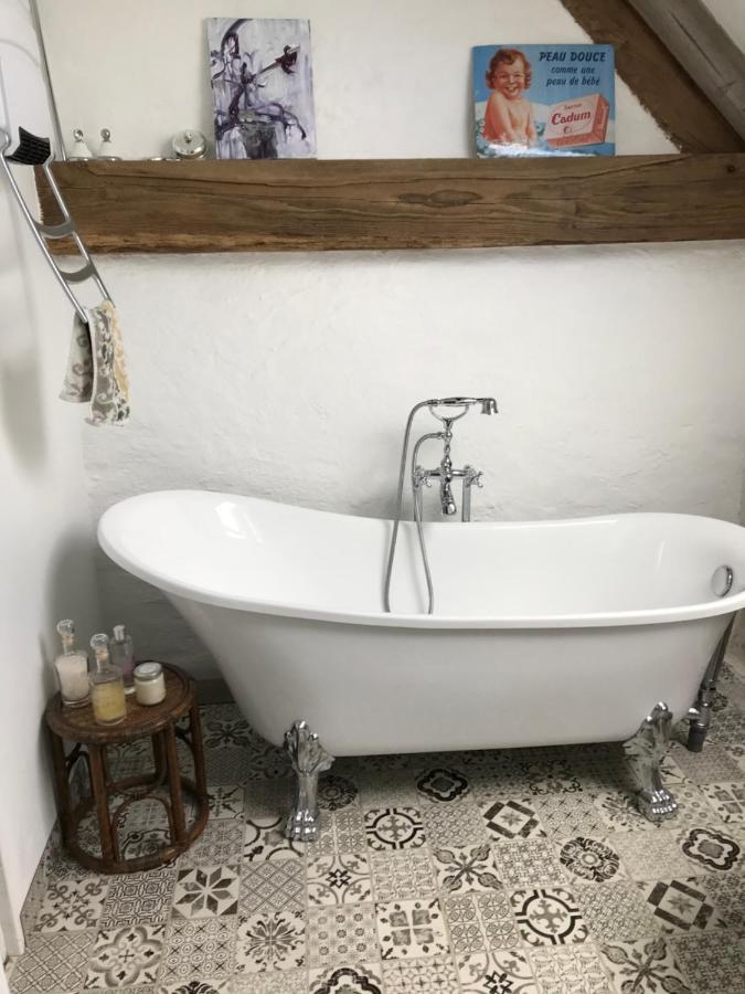 Le Jardin Des Fees Bed and Breakfast Savigny-le-Vieux Exteriör bild