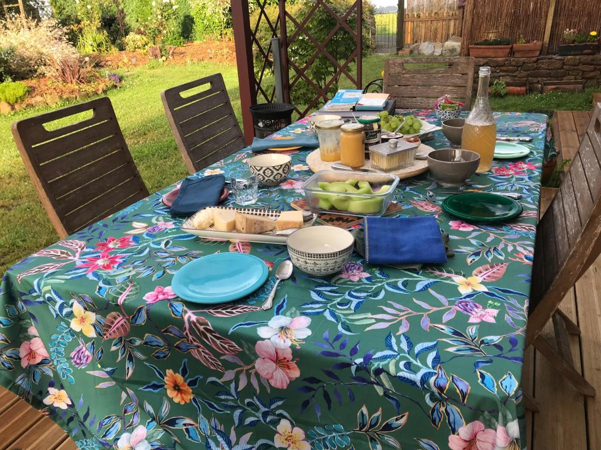Le Jardin Des Fees Bed and Breakfast Savigny-le-Vieux Exteriör bild