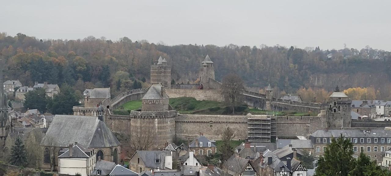 Le Jardin Des Fees Bed and Breakfast Savigny-le-Vieux Exteriör bild